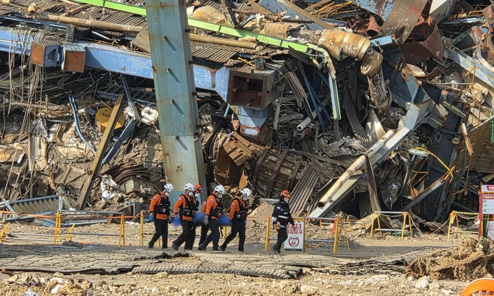 Sập tháp lò hơi tại nhà máy điện tại Hàn Quốc: 5 người chết, 2 người mất tích