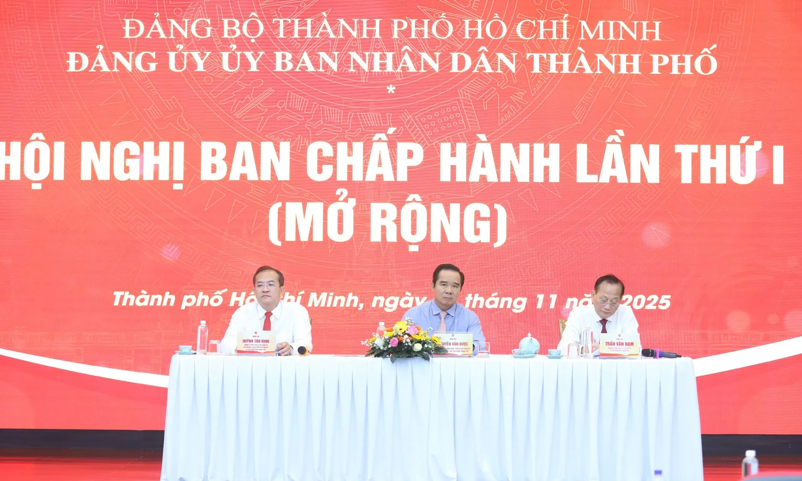 hoi-nghi-bch-dang-bo-ubnd-tp-hcm-1762488696655434279929