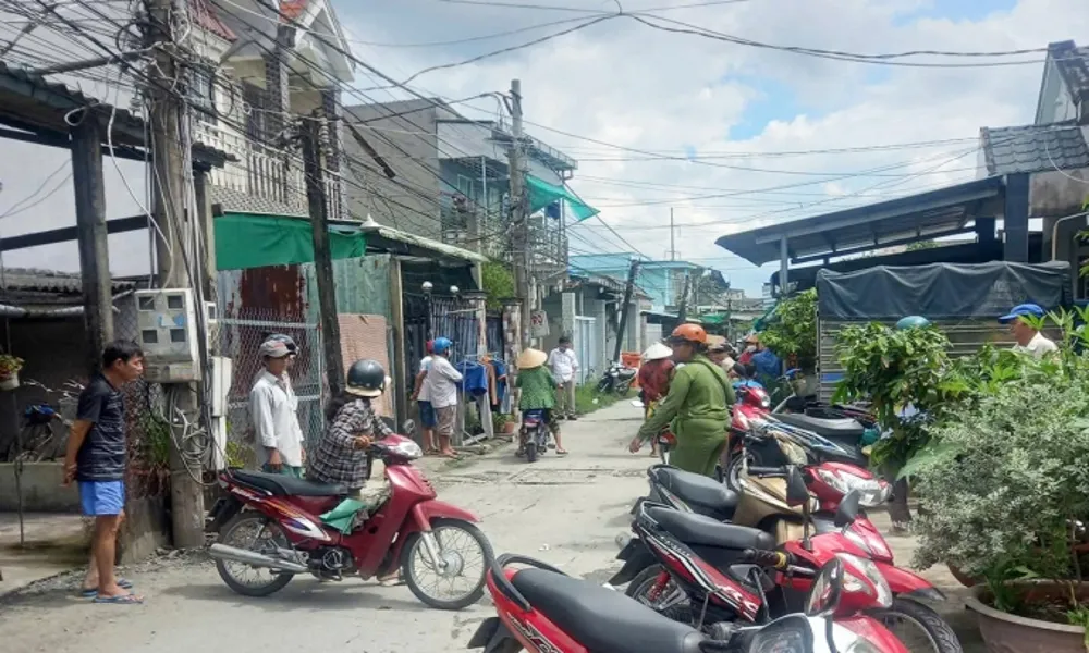 Phát hiện thi thể hai mẹ con và bạn trai trong phòng trọ nghi ngạt khí