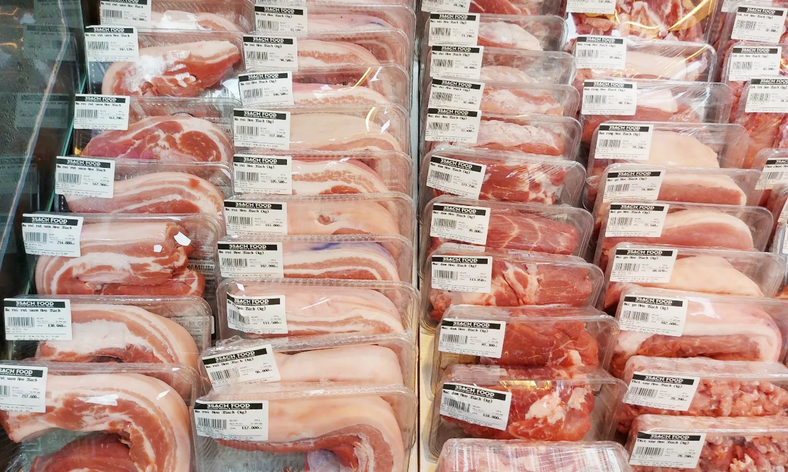 Giá heo hơi 9/11 ổn định trên cả nước, thị trường chờ tín hiệu tiêu thụ cuối năm