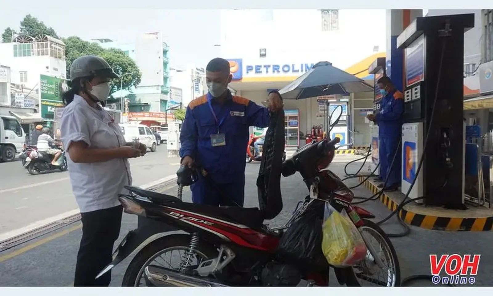 Giá dầu phục hồi nhẹ, xăng trong nước vẫn giảm