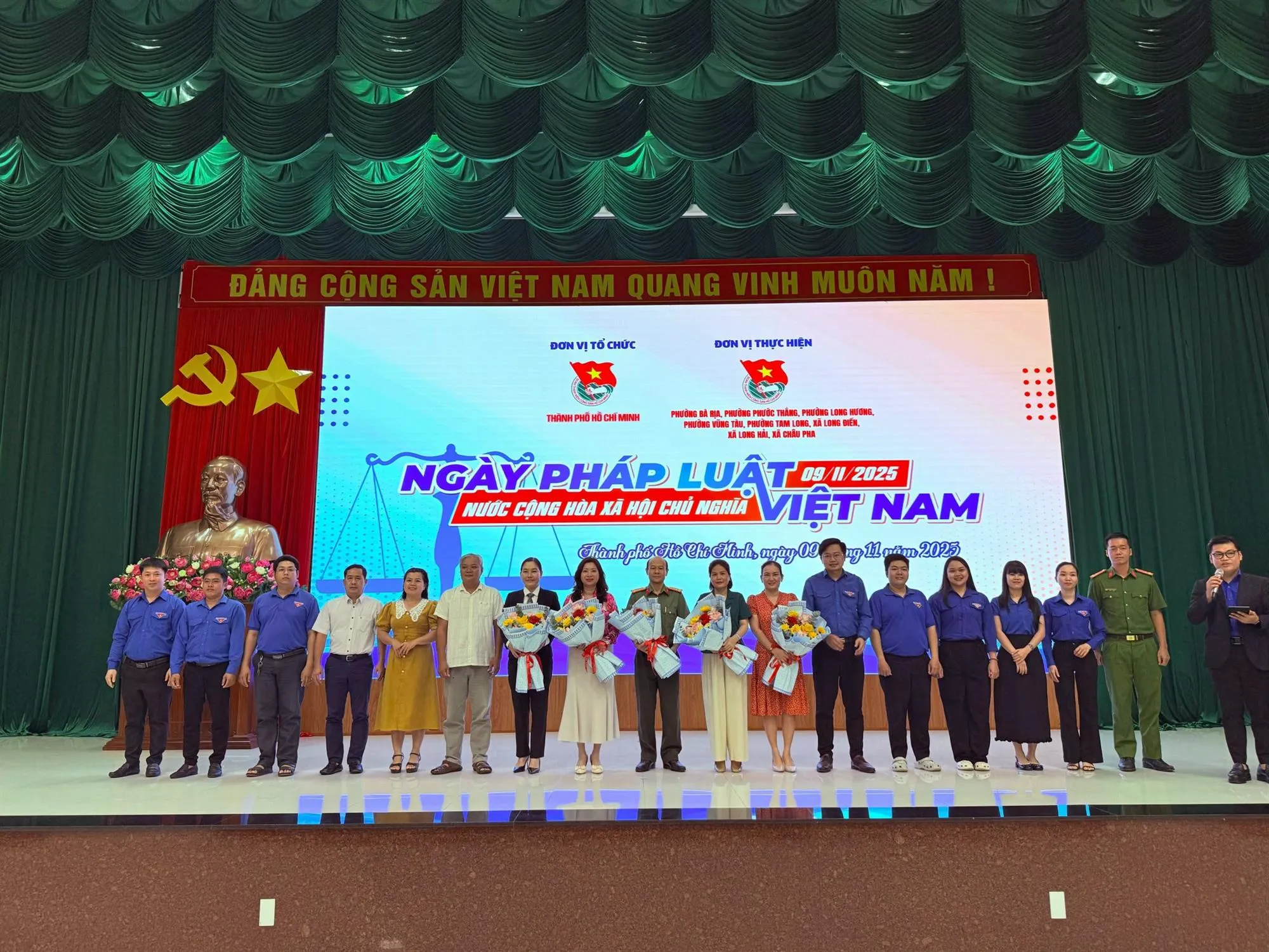 z7204908381111_7bc5d194a43e32e299f486d3c09e5cf2