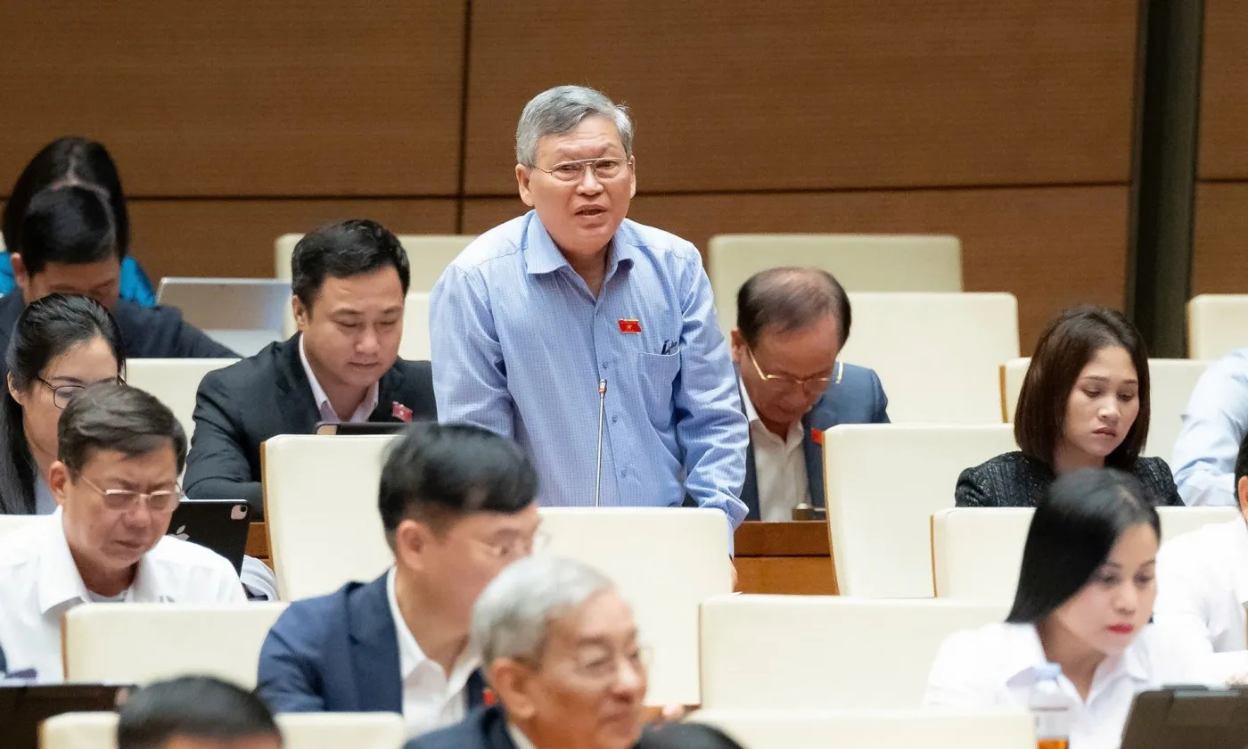 202511101437529828-z7208594482485-e395aabe329c1c32362786140861ffd1-2199