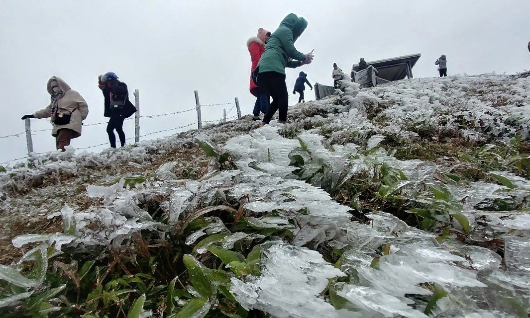 Dự báo đợt không khí lạnh mạnh gây rét kéo dài ở miền Bắc, mưa lớn diện rộng tại miền Trung