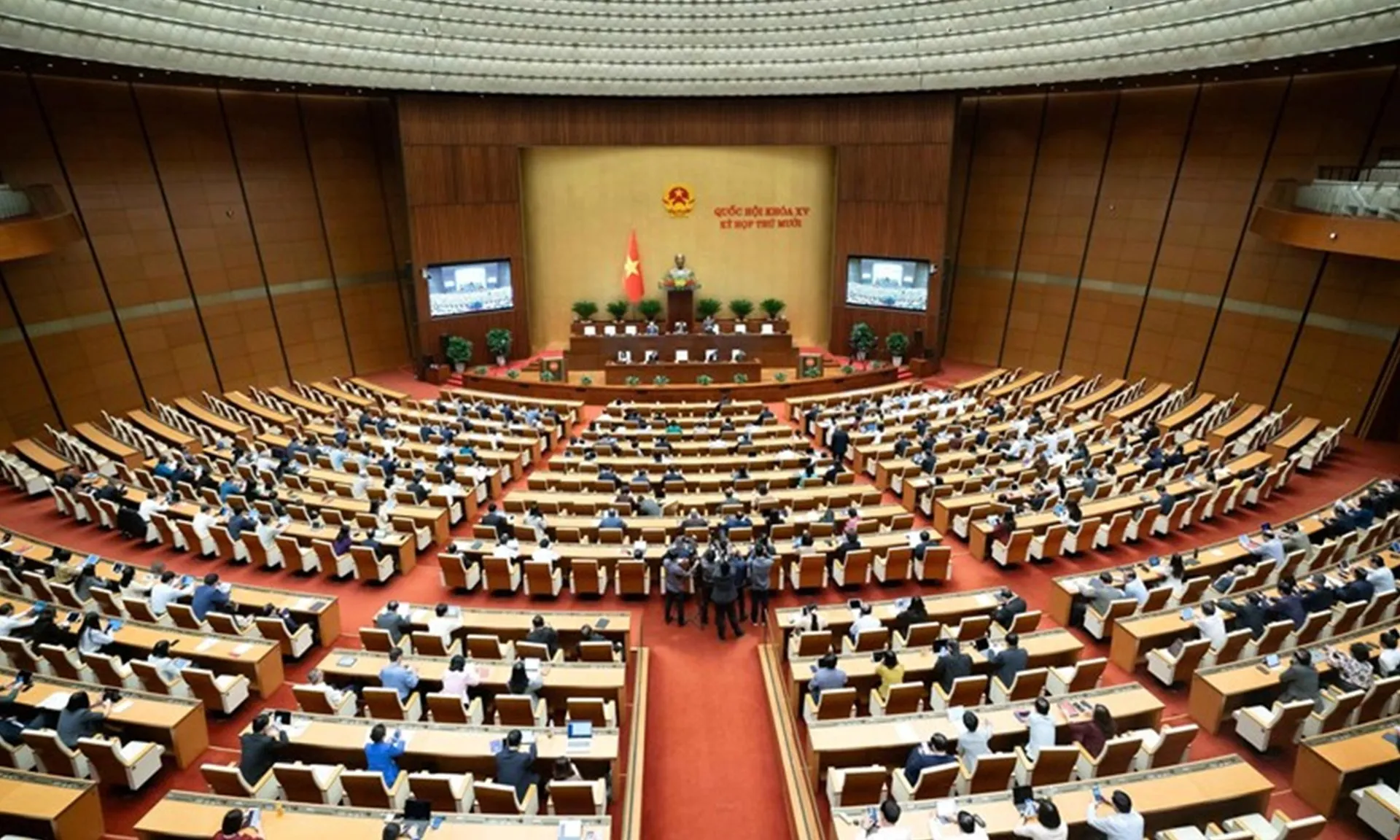 quoc-hoi-121125