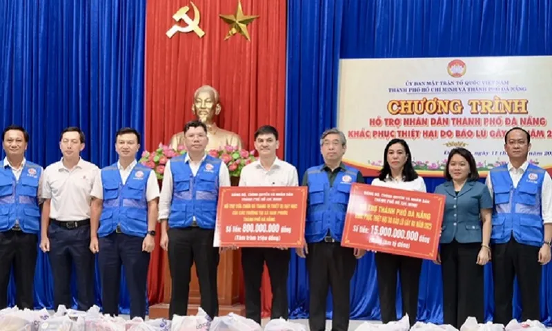 TPHCM hỗ trợ Huế và Đà Nẵng 35 tỷ đồng khắc phục hậu quả bão lũ