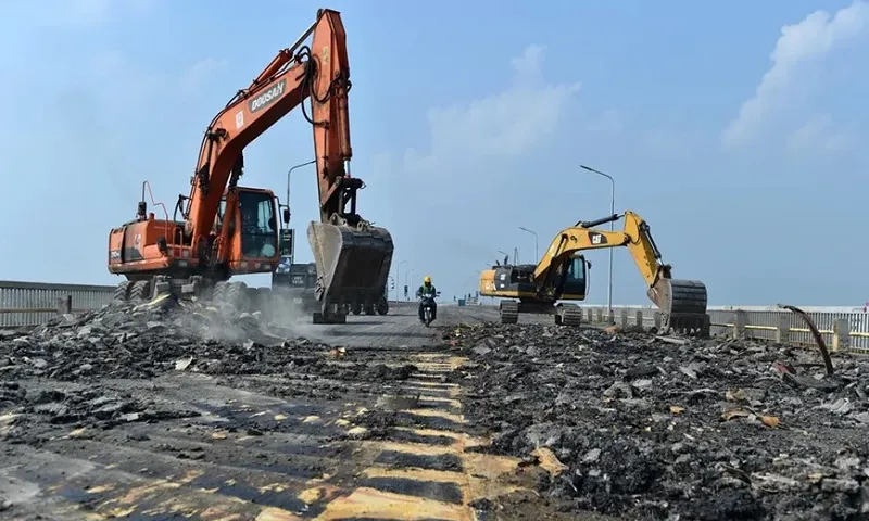 Hà Nội: Sửa chữa hai đầu cầu Thăng Long