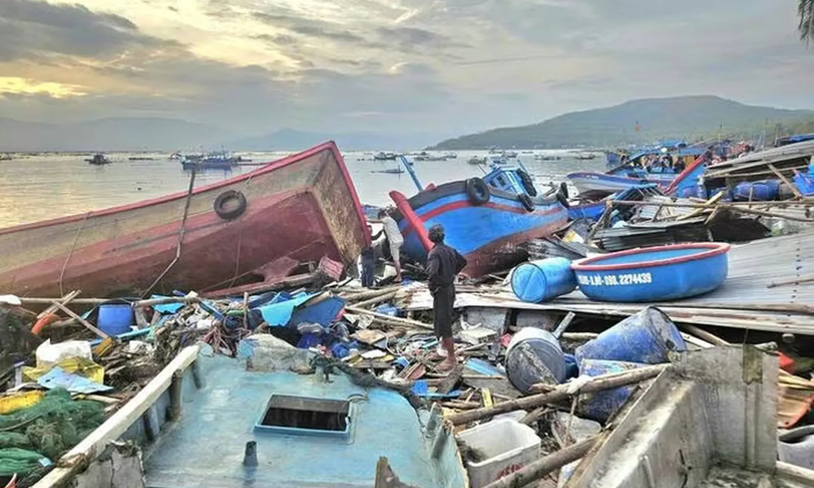 Xuất hơn 1.750 tấn gạo hỗ trợ người dân Đắk Lắk sau bão số 13