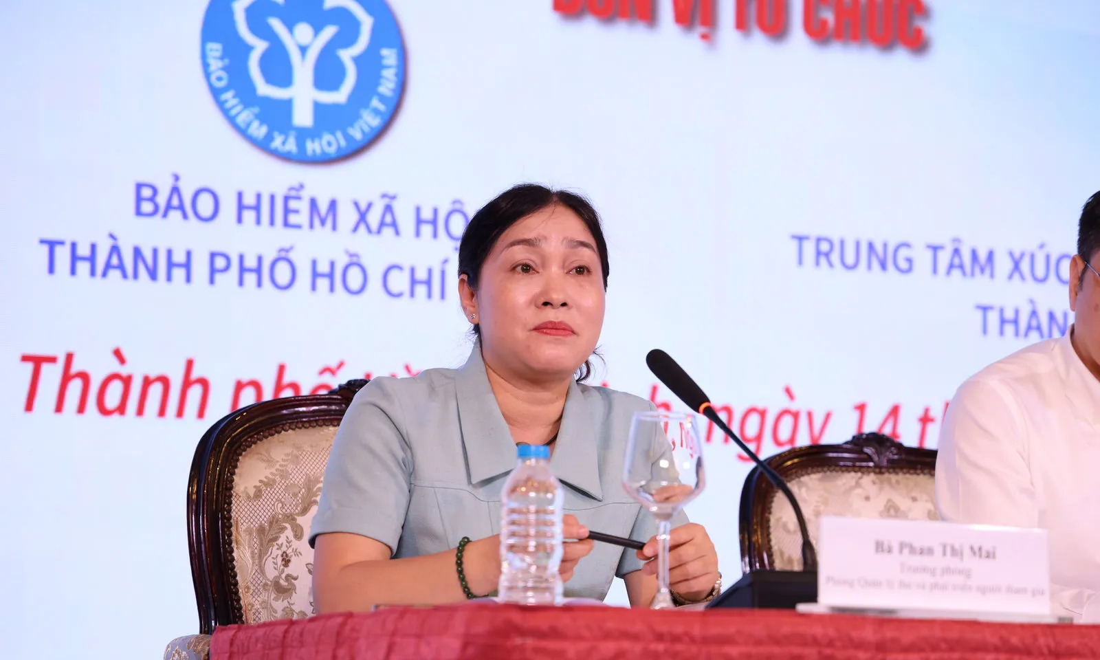 Bà Phan Thị Mai, Trưởng phòng Phòng Quản lý thu và phát triển người tham gia_voh