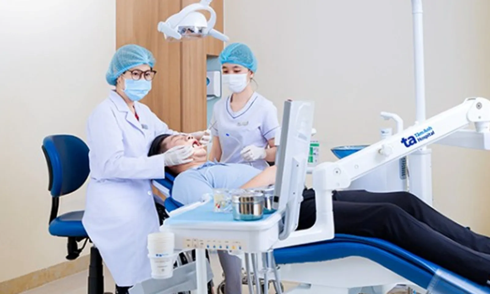 Nhiều người trẻ mất răng vì lười đi khám