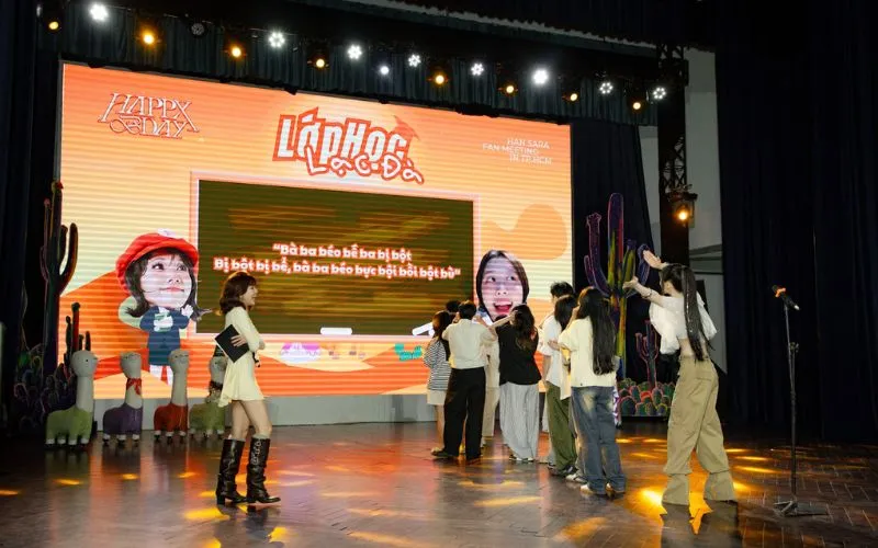 han-sara-fan-meeting (3)