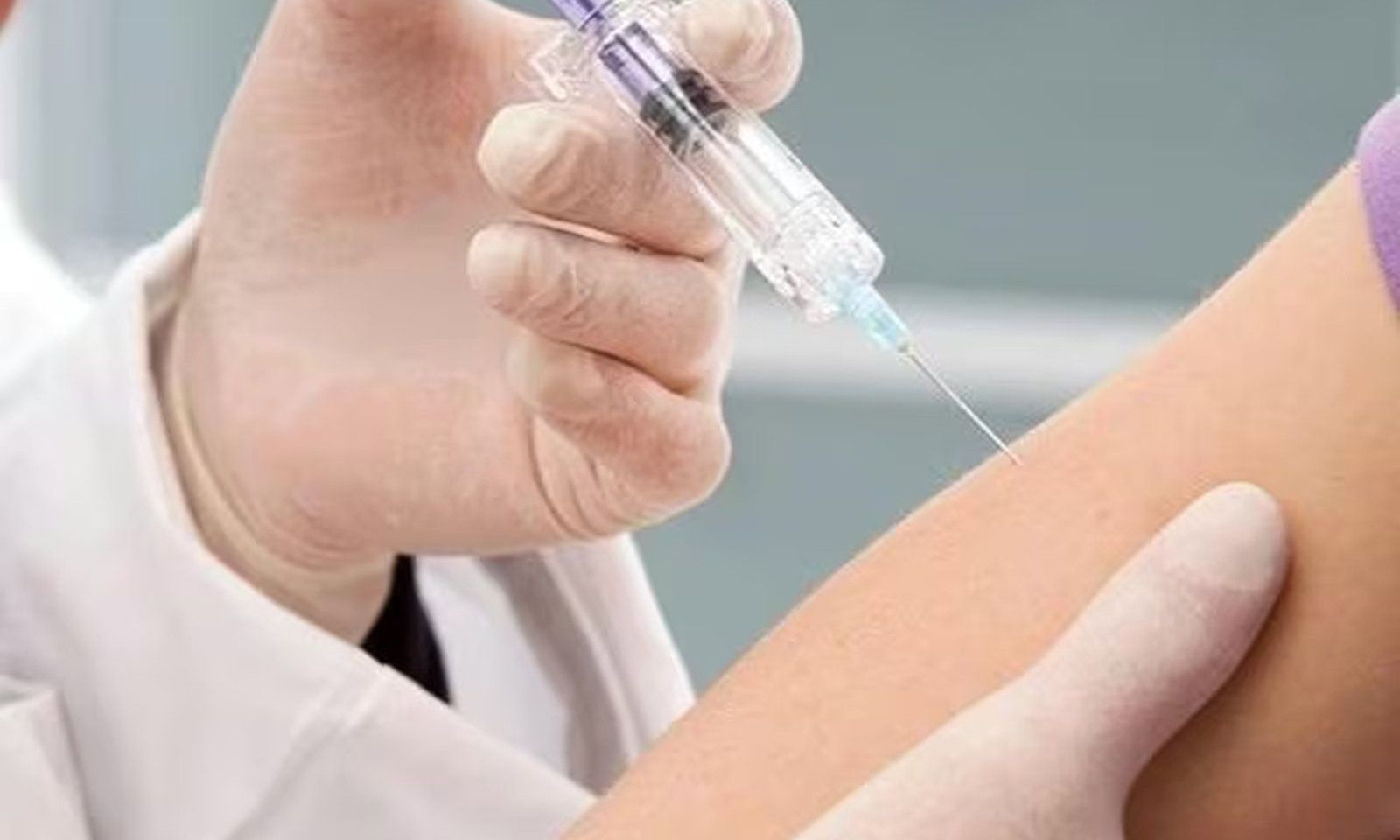 Từ năm 2026, trẻ em gái 11 tuổi tại 4 tỉnh sẽ được tiêm miễn phí vaccine HPV