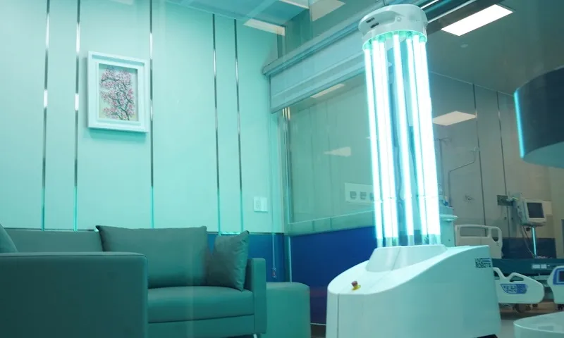 Bệnh viện Chợ Rẫy có robot khử khuẩn phòng mổ, khu ghép tạng