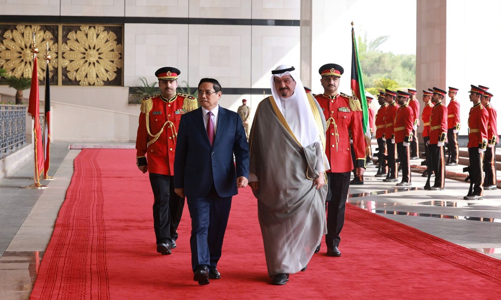 Thủ tướng Kuwait chủ trì lễ đón chính thức Thủ tướng Phạm Minh Chính