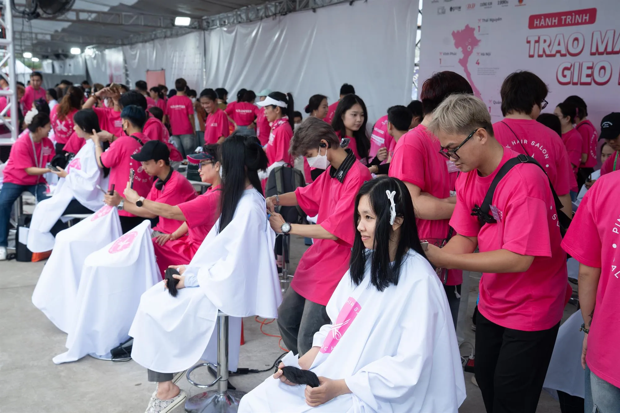 Trao mái tóc, lan toả yêu thương vì người mình yêu