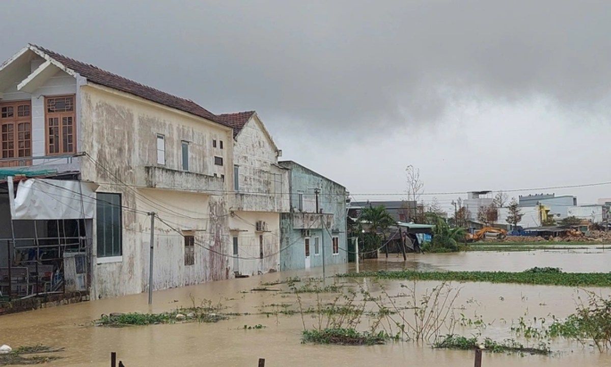 Gia Lai giao các trường căn cứ diễn biến mưa lũ cho học sinh nghỉ học