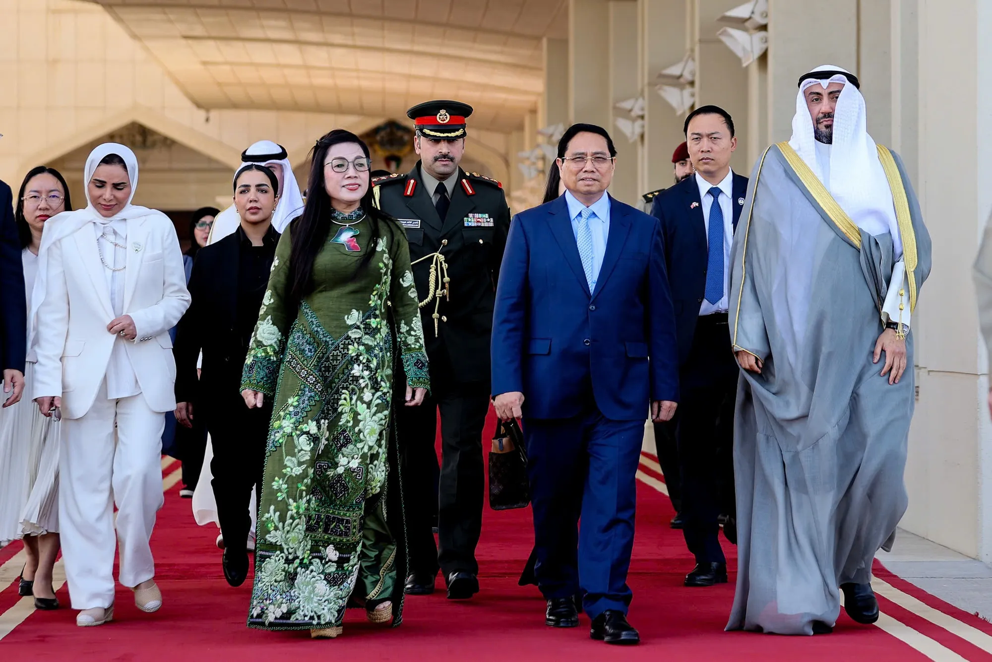 3069598836342555295-1763459615040628286442