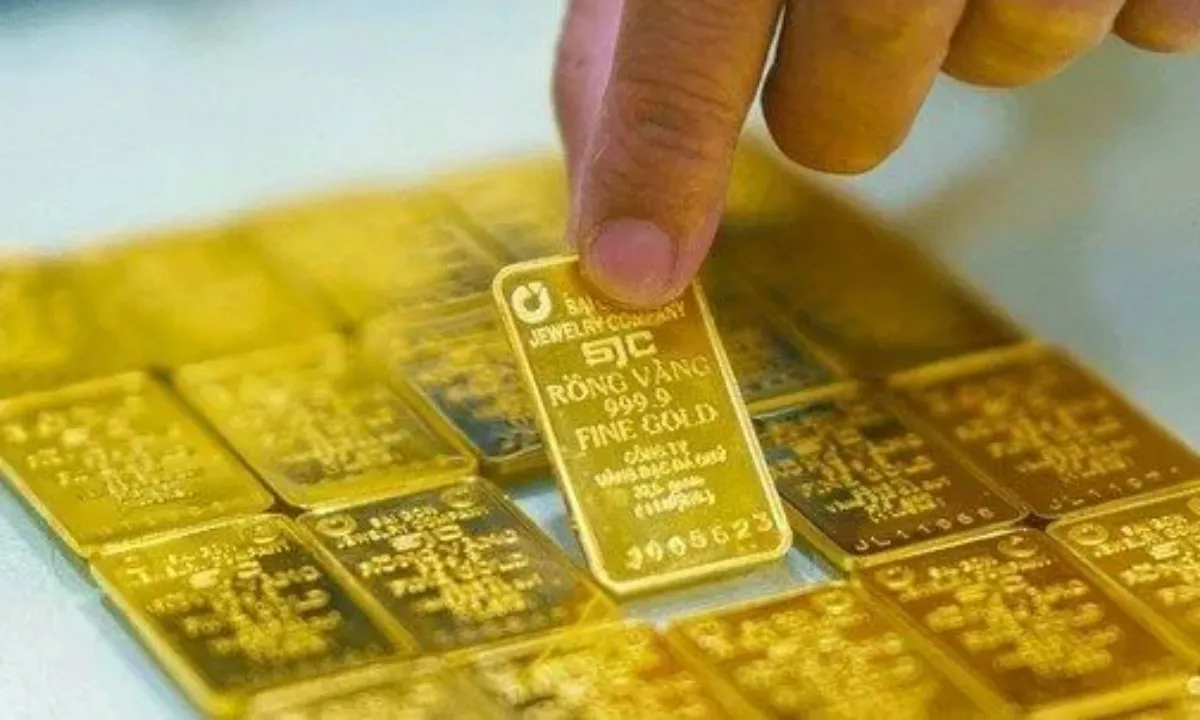 Giá vàng giảm sốc nhưng vẫn cao hơn giá thế giới 20 triệu đồng/lượng