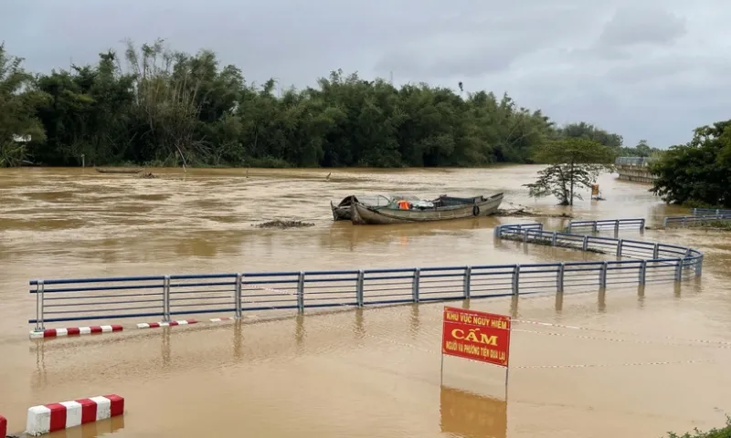 Mưa lũ làm 14 người chết, mất tích và gây thiệt hại tại nhiều địa phương