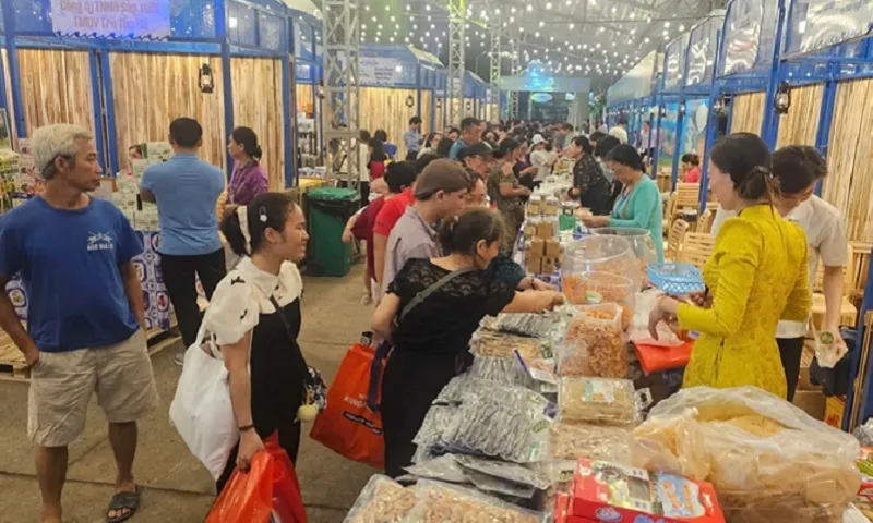 Khai mạc Ngày hội cua Cà Mau 2025