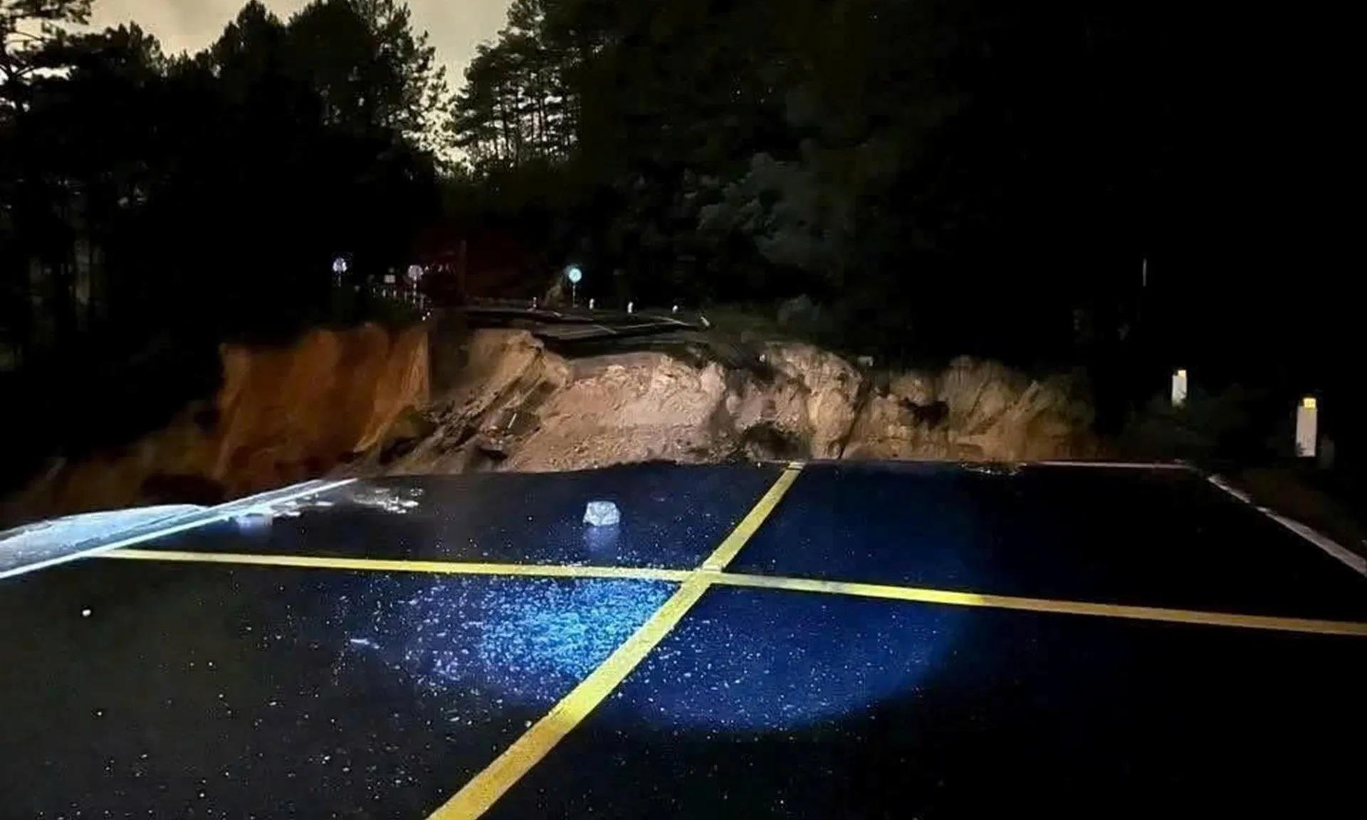 Lâm Đồng tạm cấm xe tải trên 3,5 tấn qua đèo Tà Nung