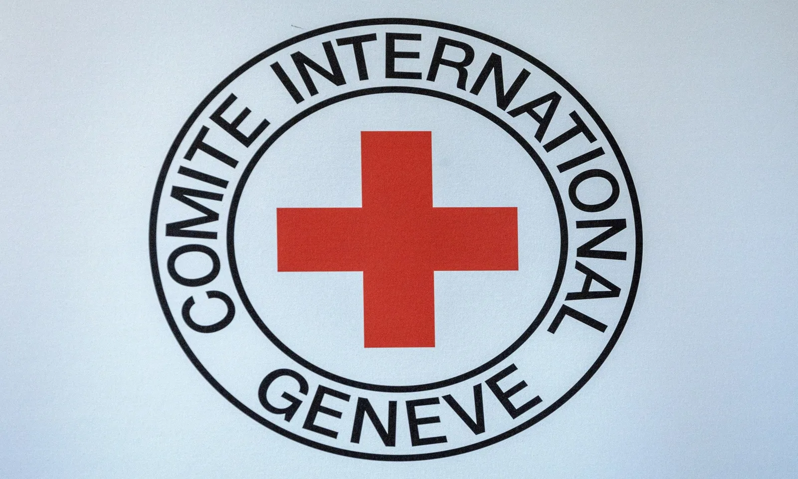 Hội Chữ thập đỏ cắt giảm gần 3.000 việc làm