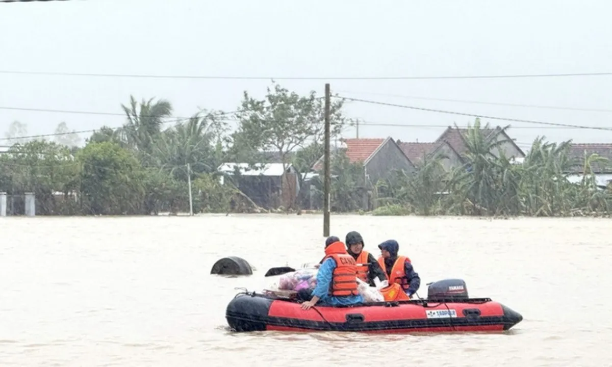 dak-lak-tiep-te-luong-thuc-cho-nguoi-dan-vung-lu-1-6