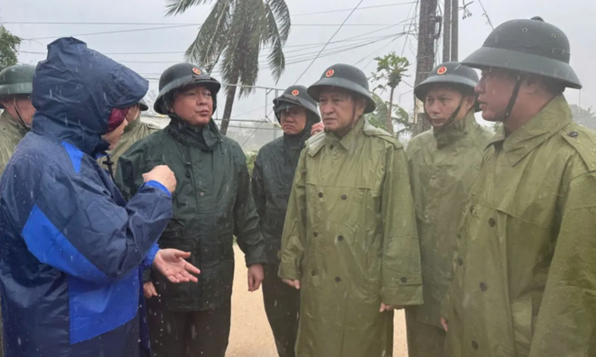 pho-thu-tuong-chinh-phu-ho-quoc-dung-kiem-tra-tinh-hinh-mua-lu-tai-dak-lak-8418295