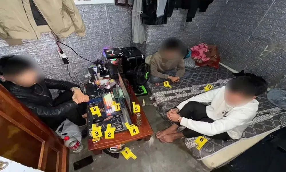 Phát hiện căn phòng chứa ma túy, ba người bị tạm giữ