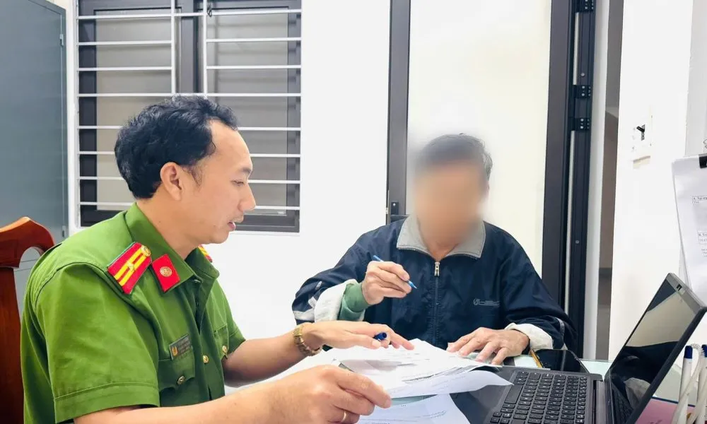 Giả danh công an lừa đảo, nạn nhân may mắn được giải cứu