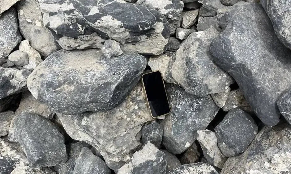 Điện thoại thất lạc ở tuyến trekking được trả về sau hơn 3 năm