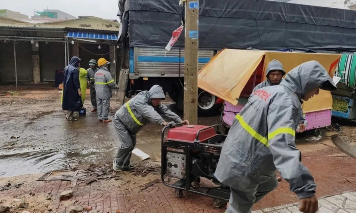 Viettel bay drone cứu trợ, nhà mạng tặng data giữ liên lạc cho bà con vùng lũ