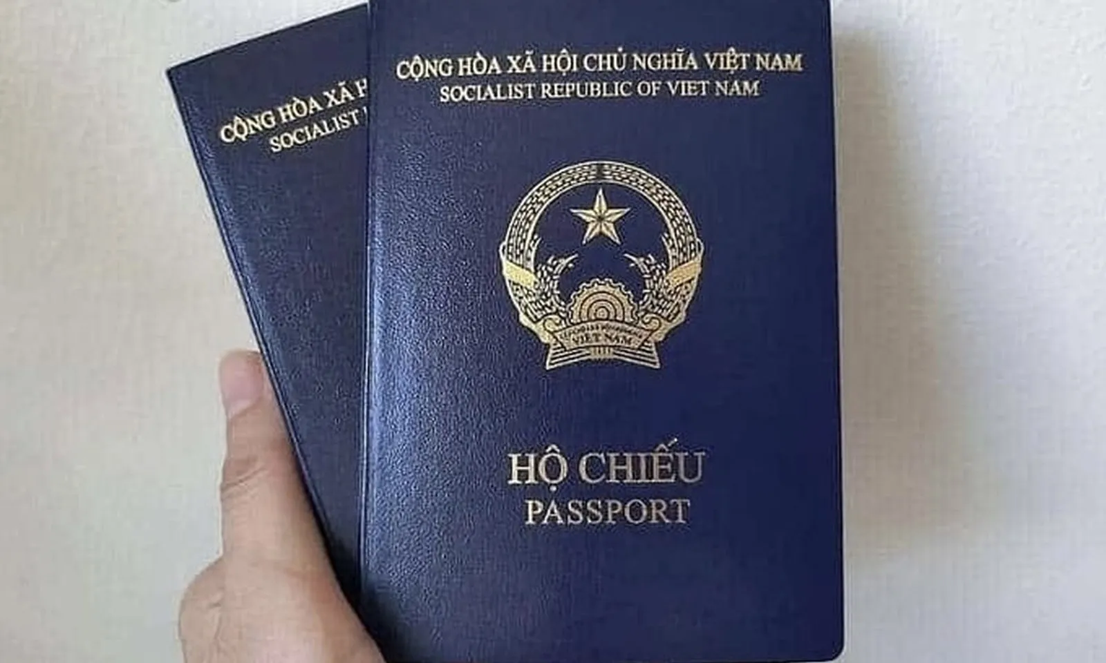 Từ 1/1/2026: Ngừng dùng hộ chiếu cho mọi giao dịch ngân hàng