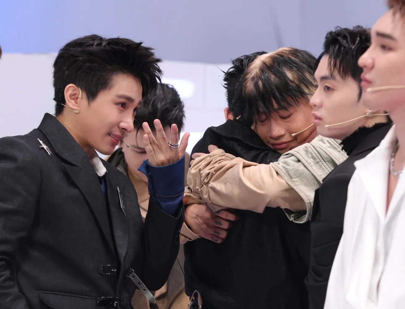 Screenshot 2025-11-23 232238