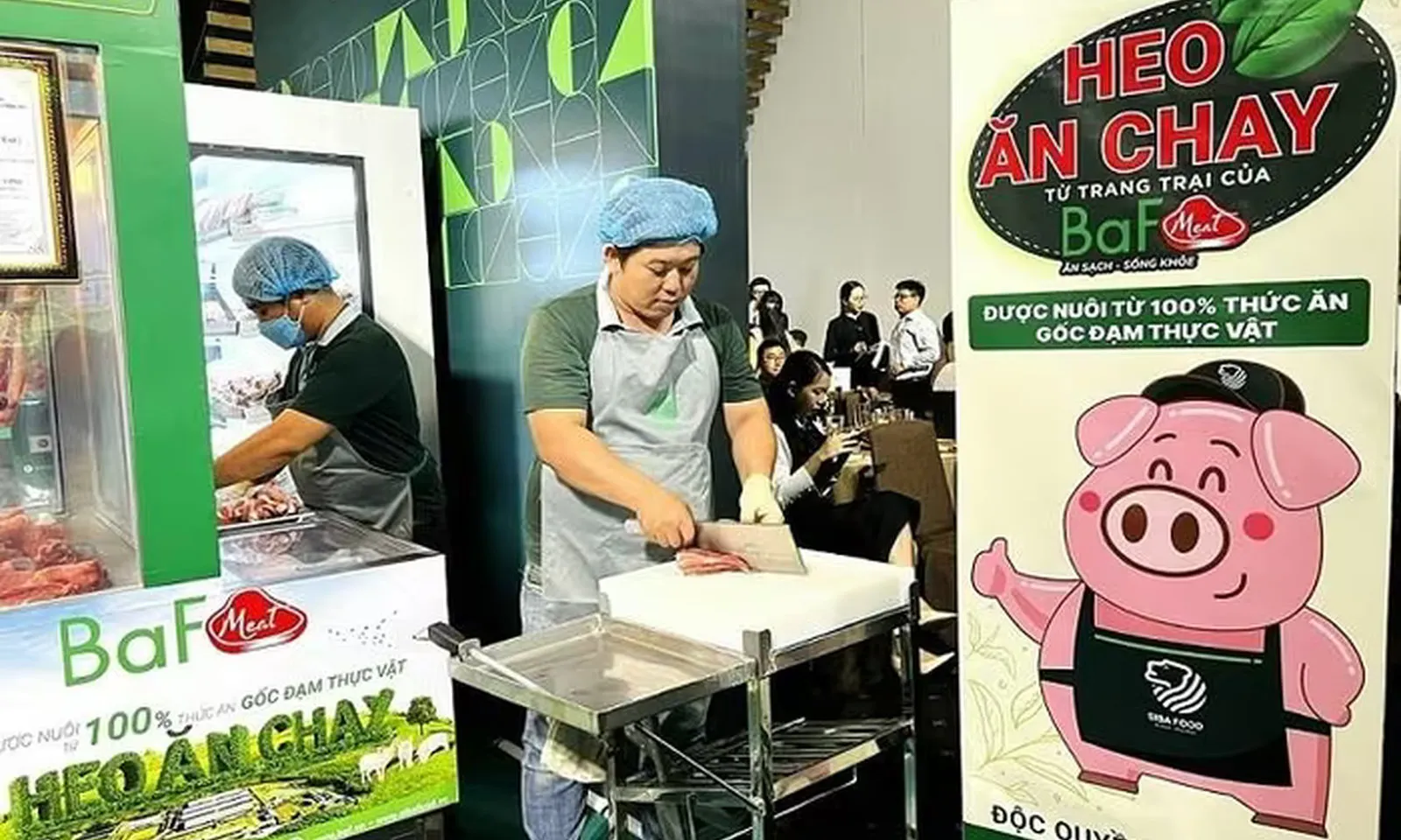 Giá heo hơi 23/11 tăng tại nhiều vùng, miền Bắc giữ mức cao nhất cả nước