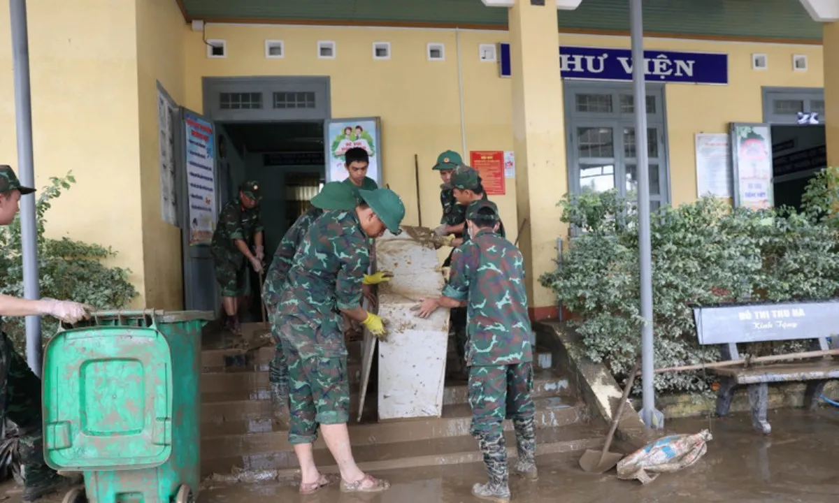cac-luc-luong-v-trang-khan-truong-ho-tro-dak-lak-khac-phuc-hau-qua-mua-lu-8428021-1