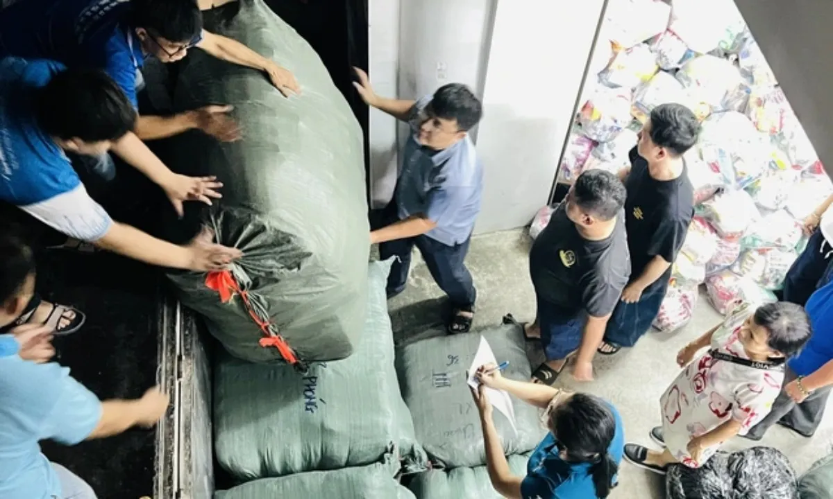 MTTQ Việt Nam TPHCM dừng tiếp nhận hàng hóa cứu trợ