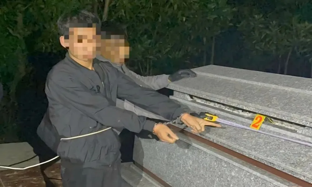 Quảng Trị: Bắt quả tang hơn 2.000 viên ma túy tại nghĩa trang