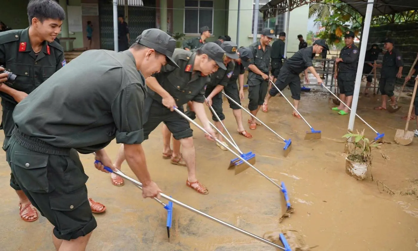 Thủ tướng: Đánh giá nguyên nhân ngập lụt, rà soát việc quản lý, vận hành hồ đập thủy điện