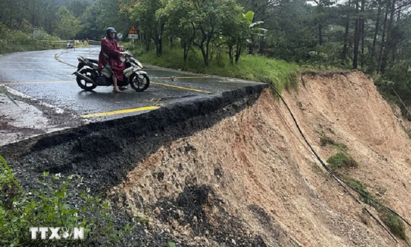 Công bố tình huống khẩn cấp về thiên tai tại đèo Mimosa, Lâm Đồng