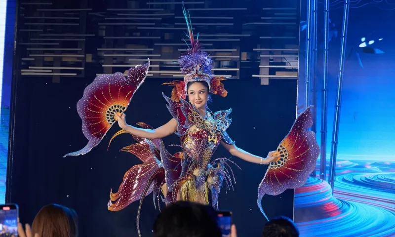 Phương Linh mang gì đến Miss Cosmo 2025?