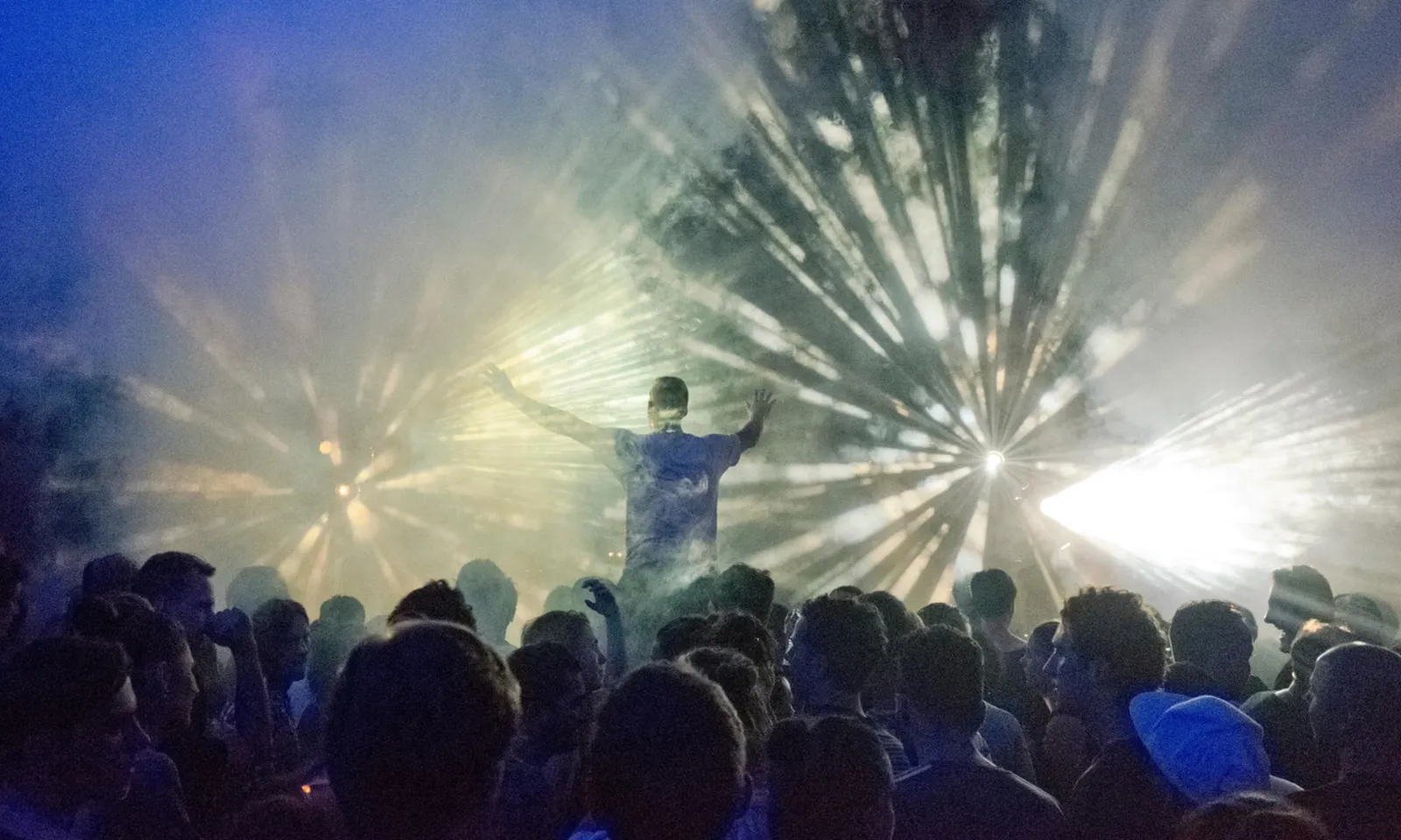 Trở thành ca sĩ nổi tiếng làm tăng nguy cơ tử vong sớm