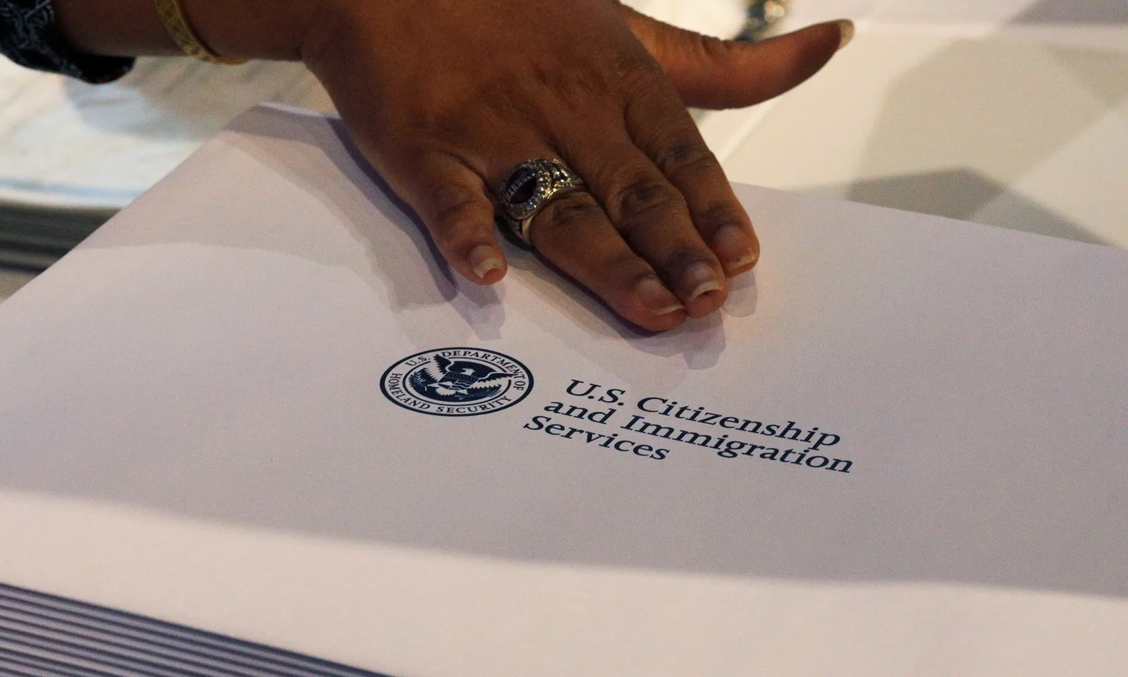 Mỹ ngừng xử lý yêu cầu nhập cư của người Afghanistan