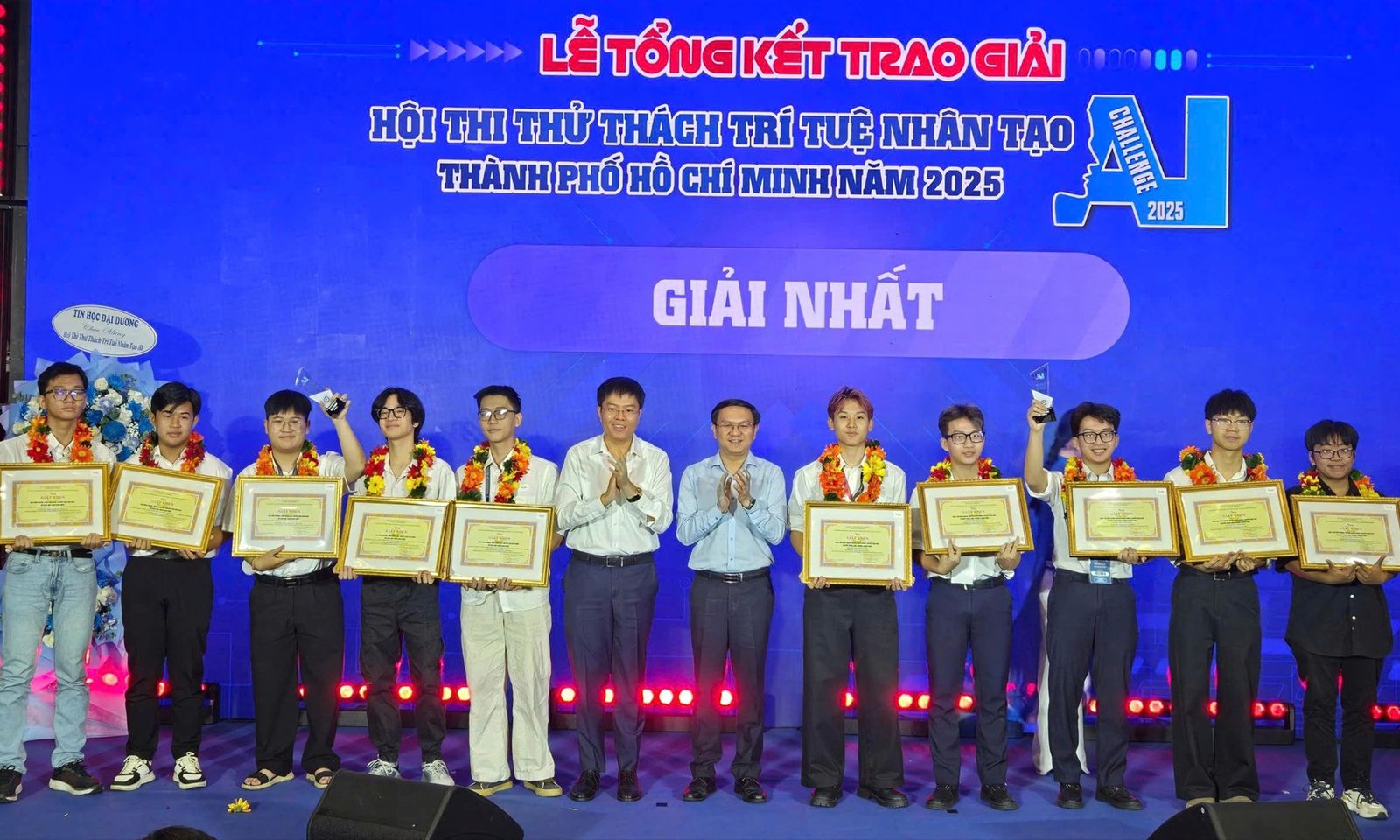 Trao giải Hội thi thử thách trí tuệ nhân tạo TPHCM năm 2025