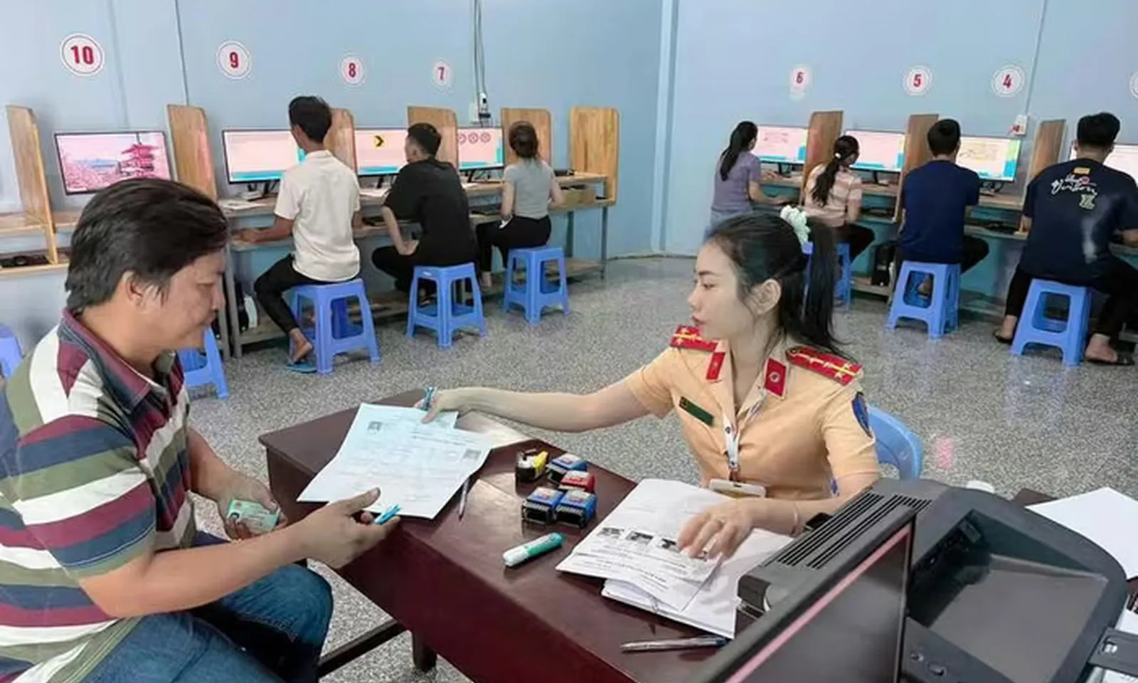 Đề xuất cấp GPLX điện tử, rút thời gian giải quyết còn 5 ngày