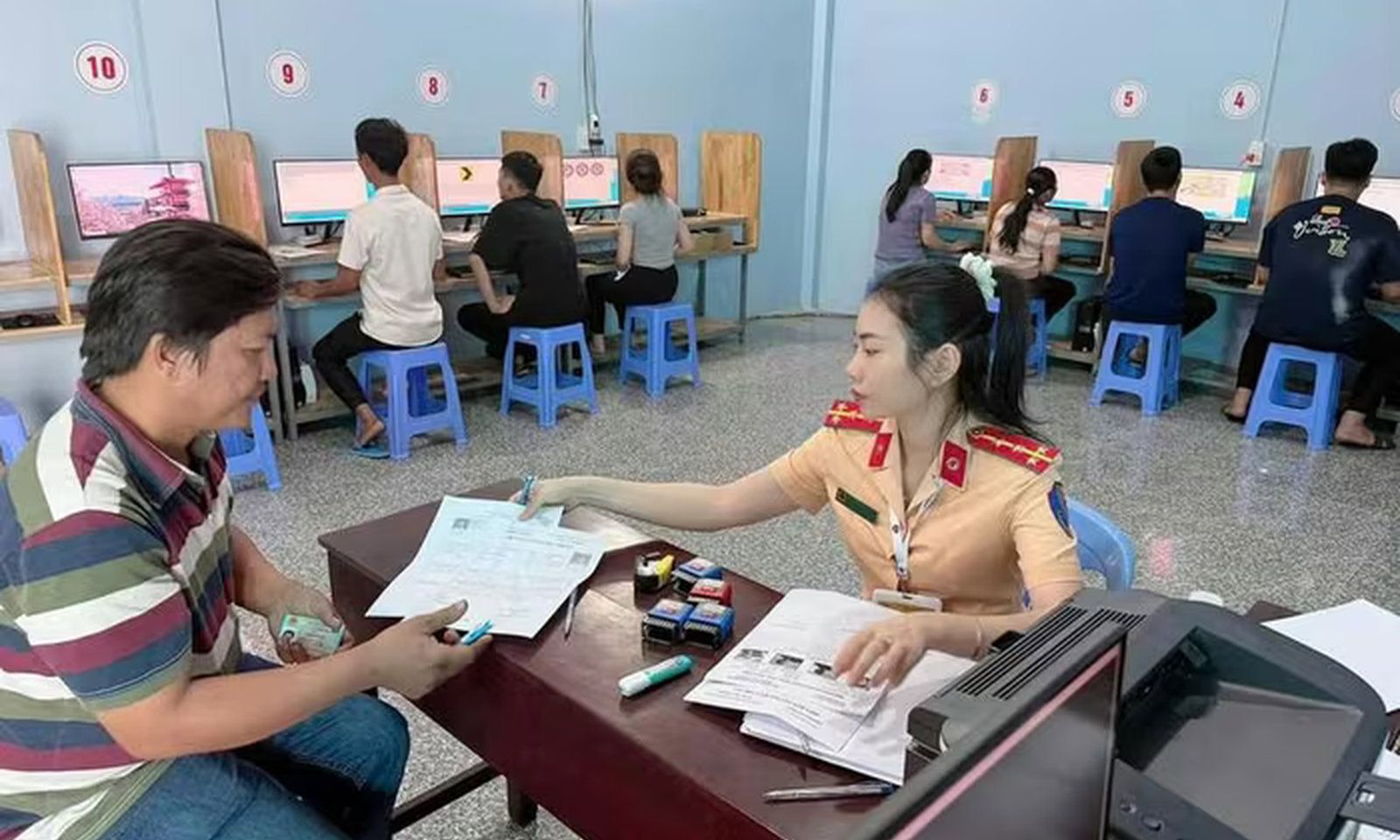 Đề xuất cấp GPLX điện tử, rút thời gian giải quyết còn 5 ngày