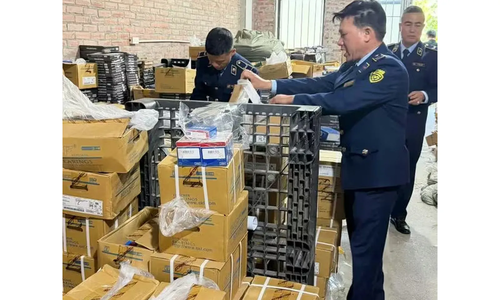 Hà Nội: Phát hiện gần 30.000 vòng bi nghi giả mạo thương hiệu SKF 