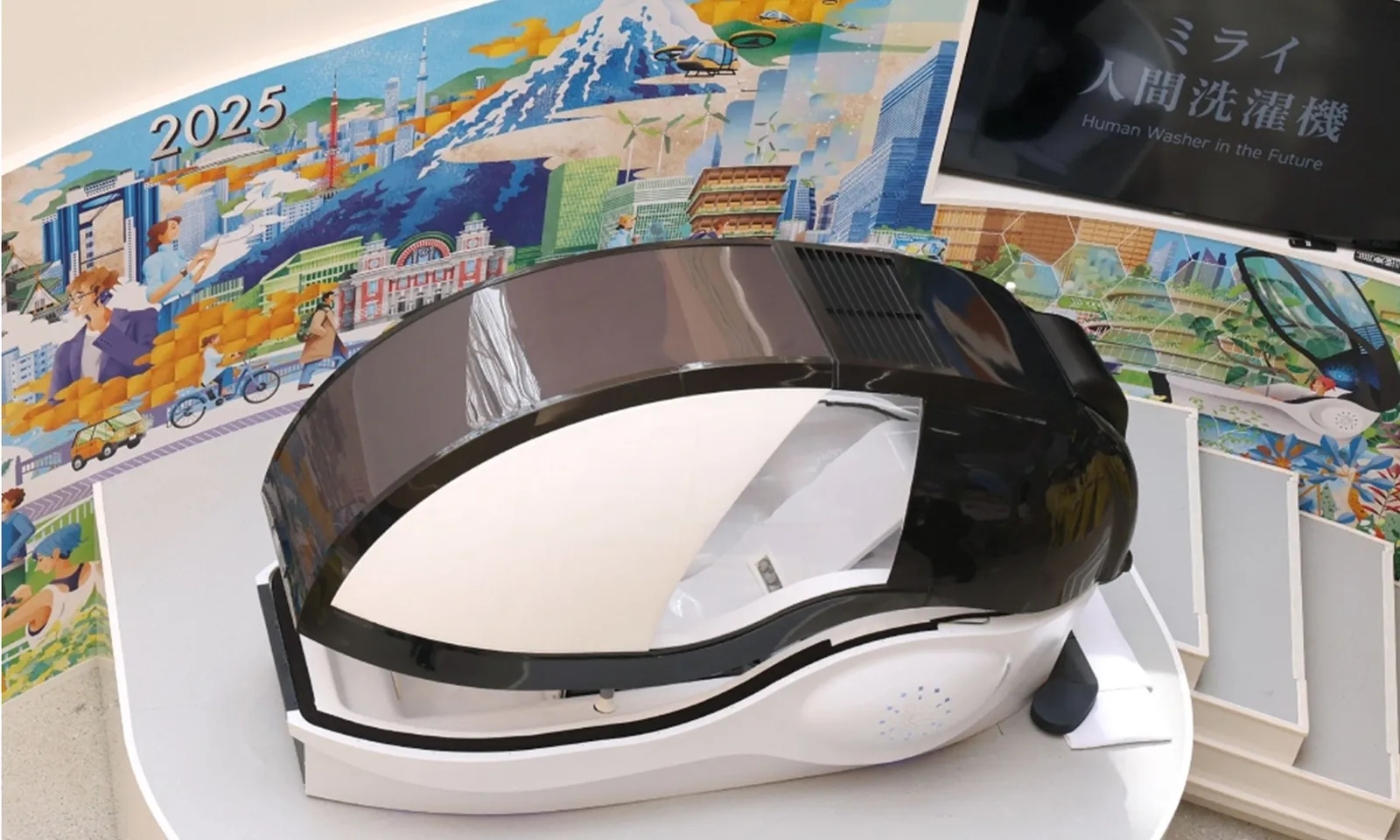 Công ty Nhật Bản ra mắt máy tắm cho người