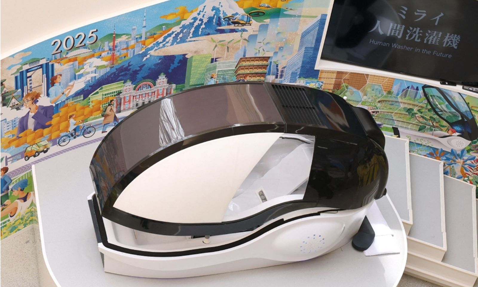 Công ty Nhật Bản ra mắt máy tắm cho người