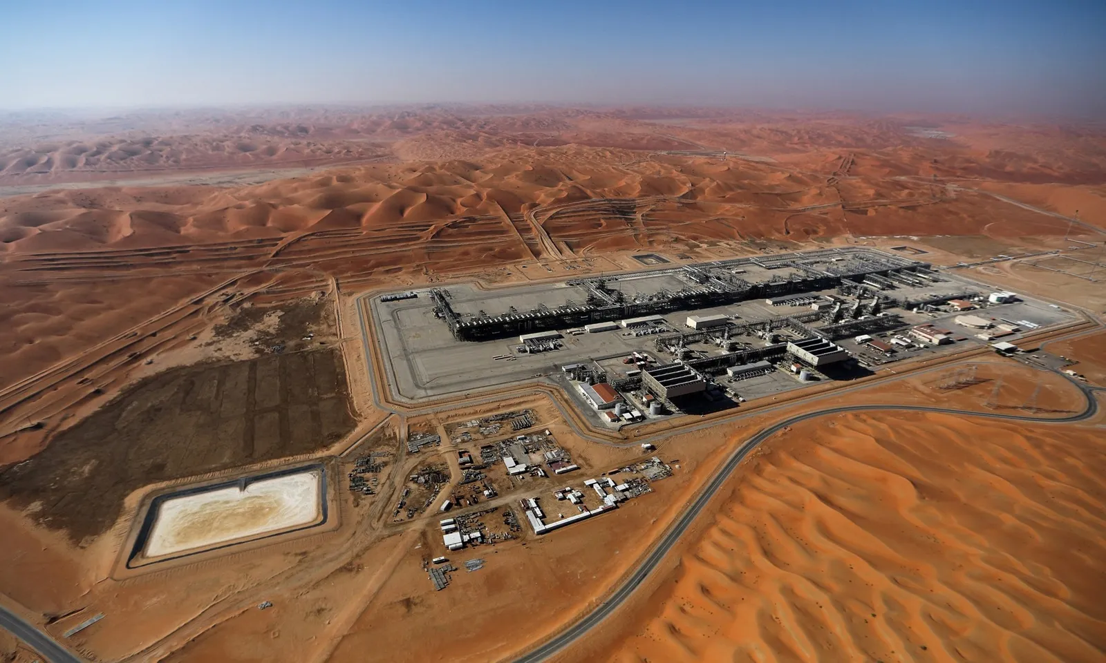 Saudi Arabia tiếp tục giảm mạnh giá dầu xuất khẩu sang châu Á